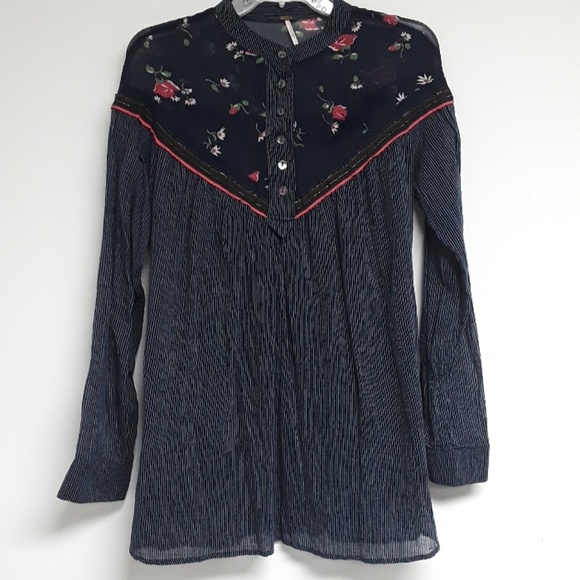 Free People Long Sleeve size small - Picture 6 of 8